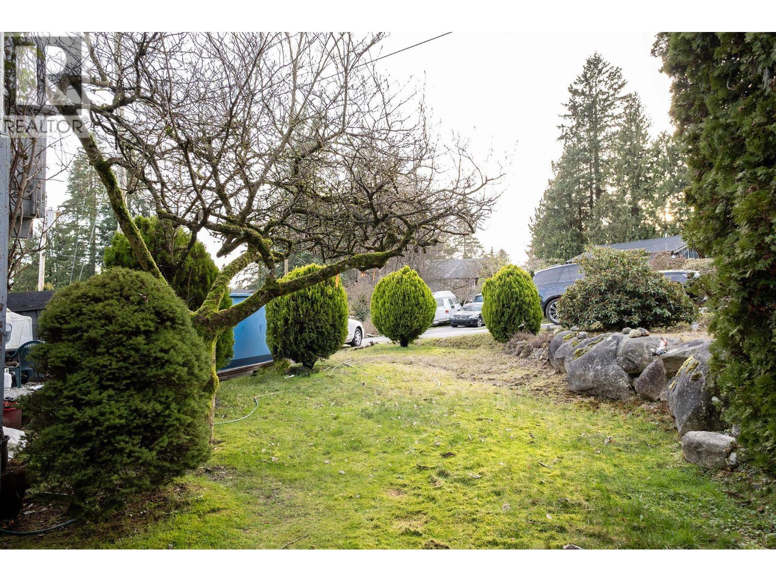 1214 Carol Place, Gibsons, British Columbia  V0N 1V4 - Photo 12 - R3089719