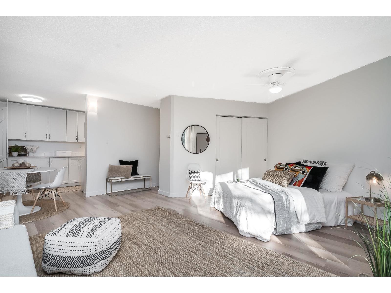 110 15020 North Bluff Road, White Rock, British Columbia  V4B 5A4 - Photo 18 - R3089205