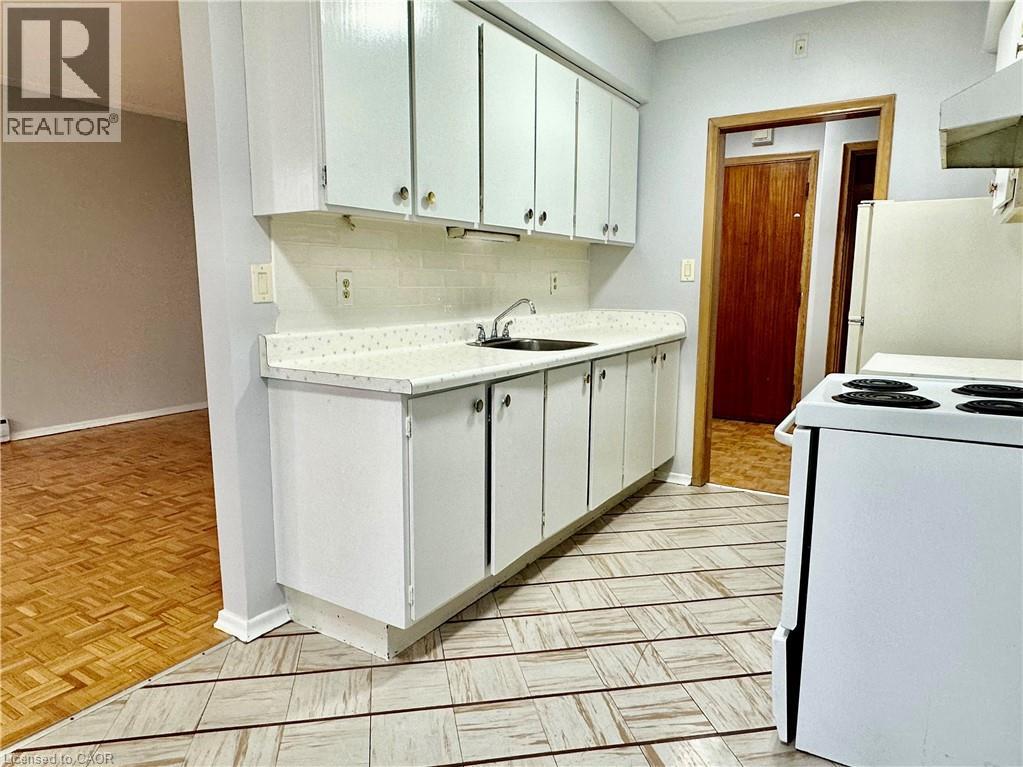 11 Woodman Drive, Hamilton, Ontario  L8K 4E3 - Photo 3 - 40804981