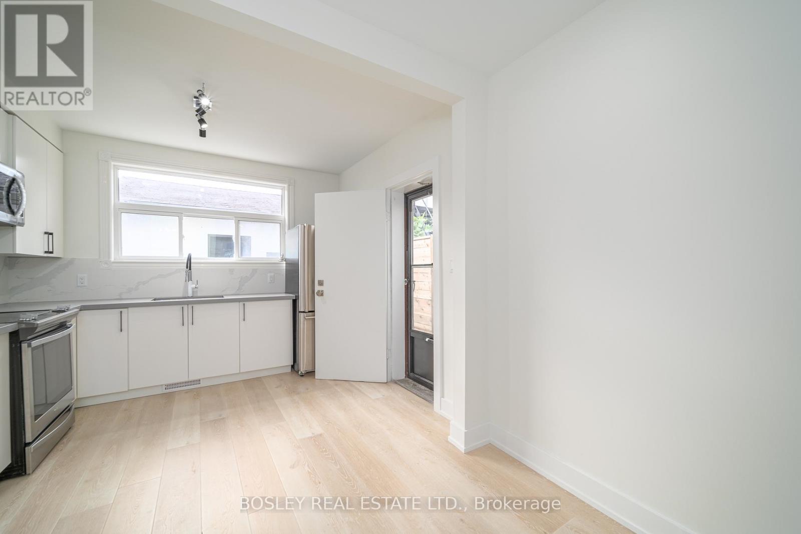 2 - 13 Mansfield Avenue, Toronto, Ontario  M6J 2A9 - Photo 11 - C12787282