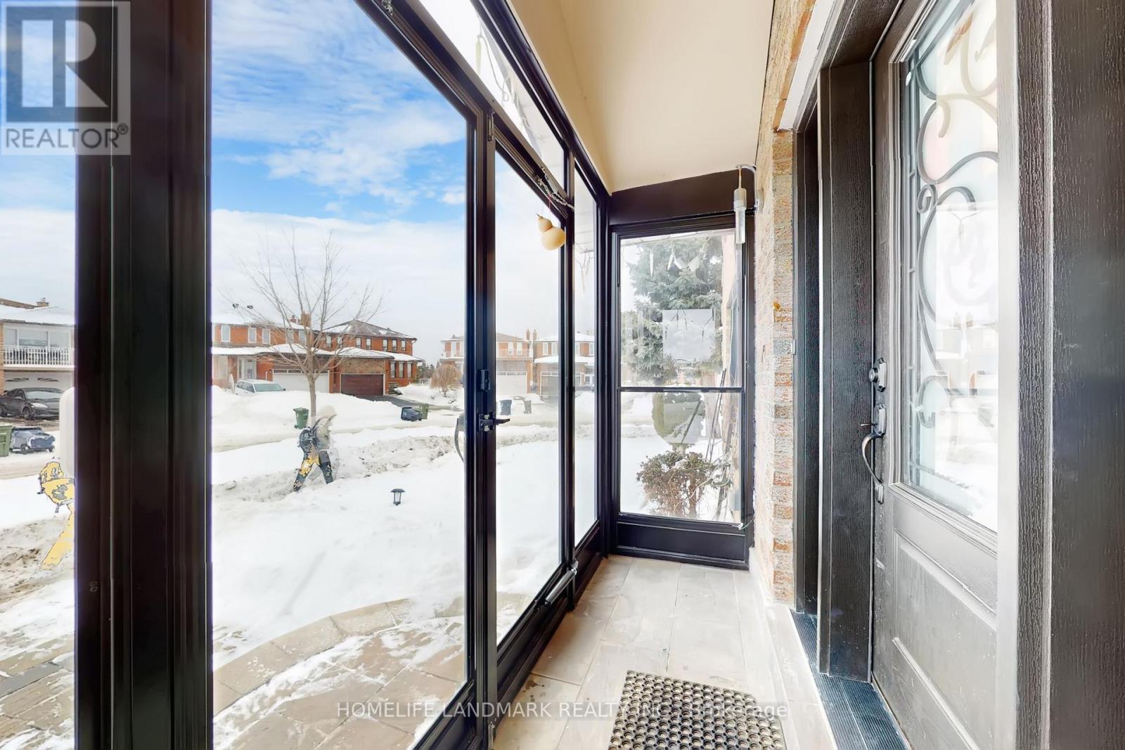 43 Triangle Villas Drive, Toronto, Ontario  M1W 3L1 - Photo 6 - E12787212