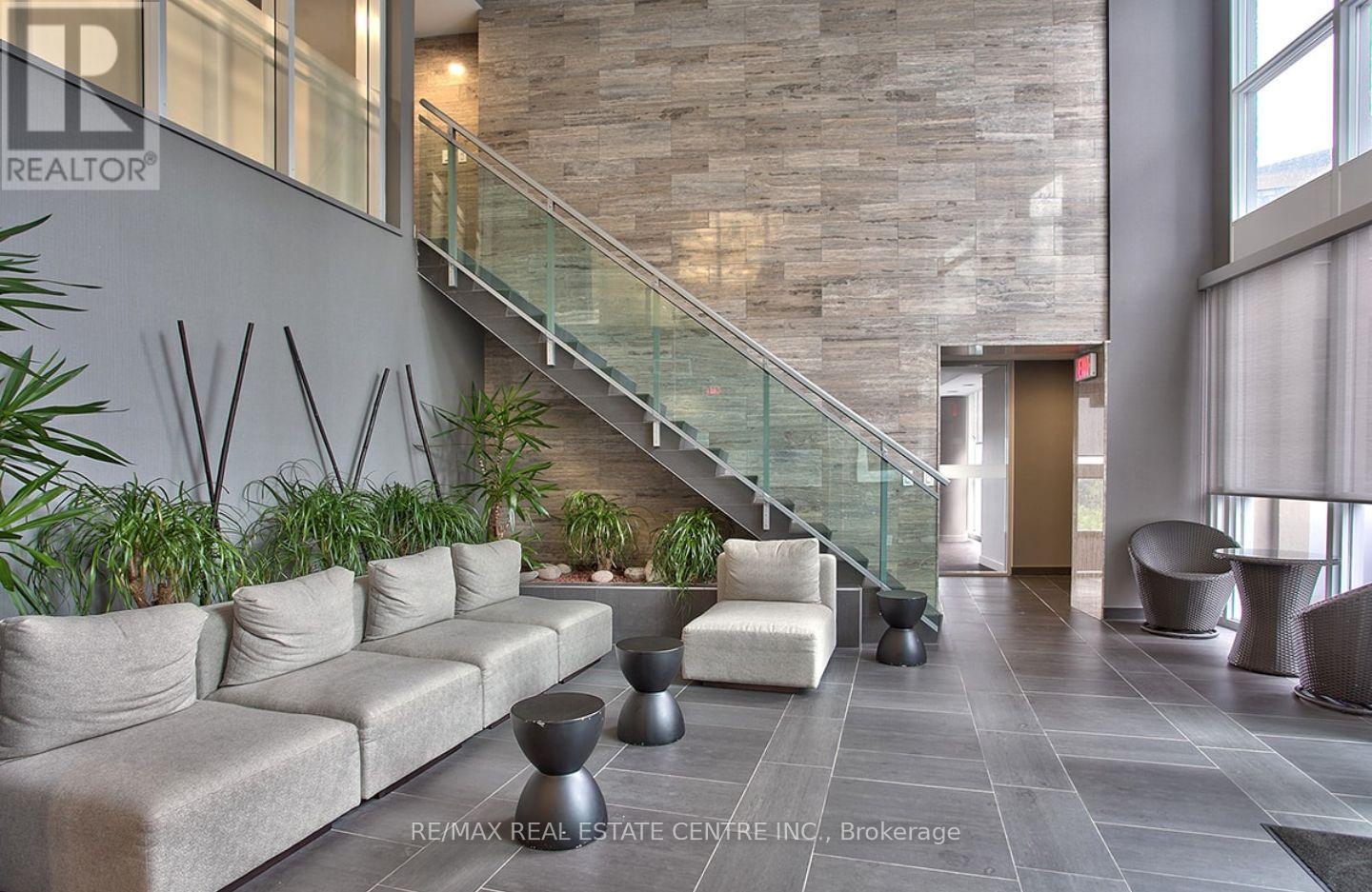 711 - 223 Webb Drive, Mississauga, Ontario  L5B 3W4 - Photo 23 - W12776640