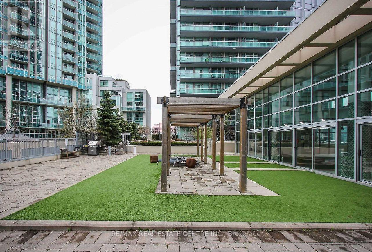 711 - 223 Webb Drive, Mississauga, Ontario  L5B 3W4 - Photo 26 - W12776640