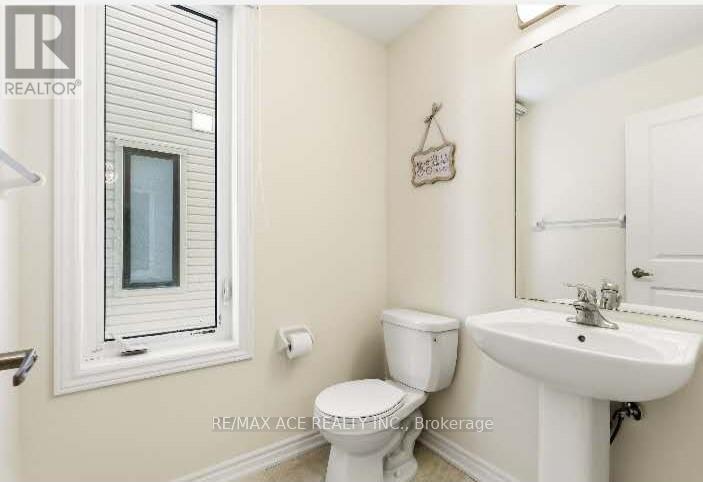 39 Connolly Road, Kawartha Lakes (Lindsay), Ontario  K9V 5H5 - Photo 6 - X12769996