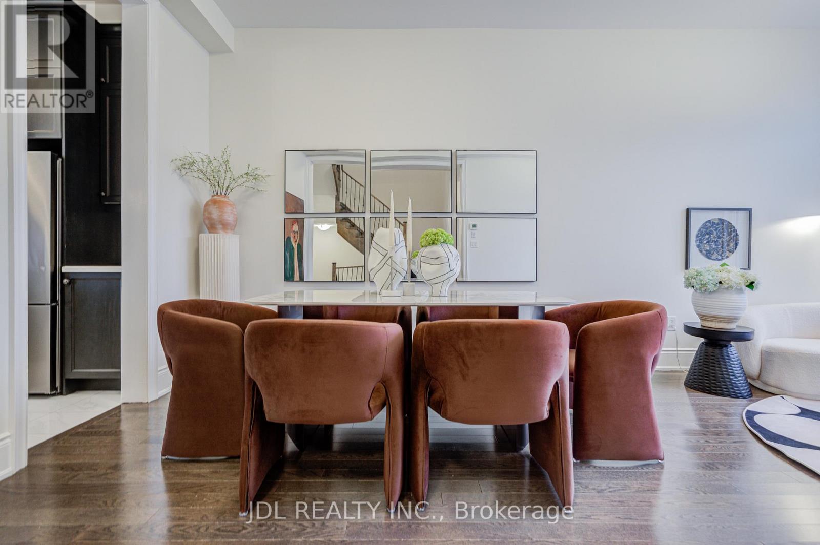 94 Carrville Woods Circle, Vaughan, Ontario  L6A 4Z6 - Photo 10 - N12787214