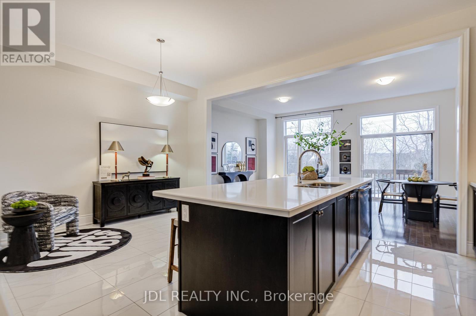 94 Carrville Woods Circle, Vaughan, Ontario  L6A 4Z6 - Photo 20 - N12787214