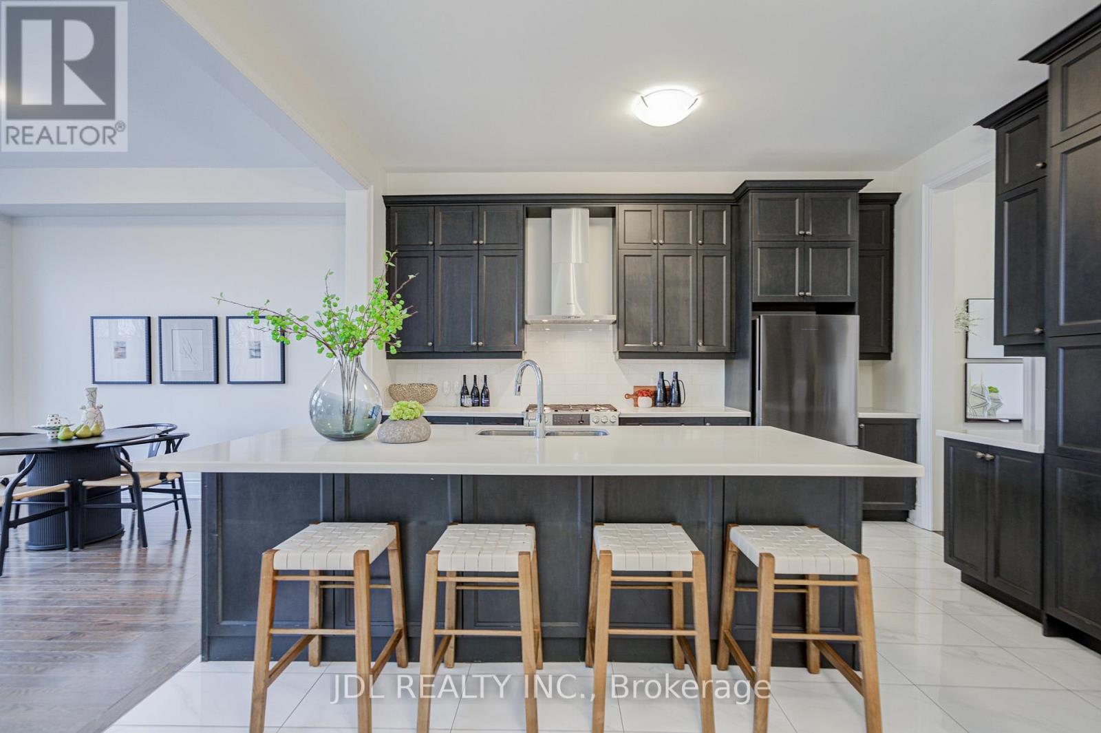 94 Carrville Woods Circle, Vaughan, Ontario  L6A 4Z6 - Photo 22 - N12787214