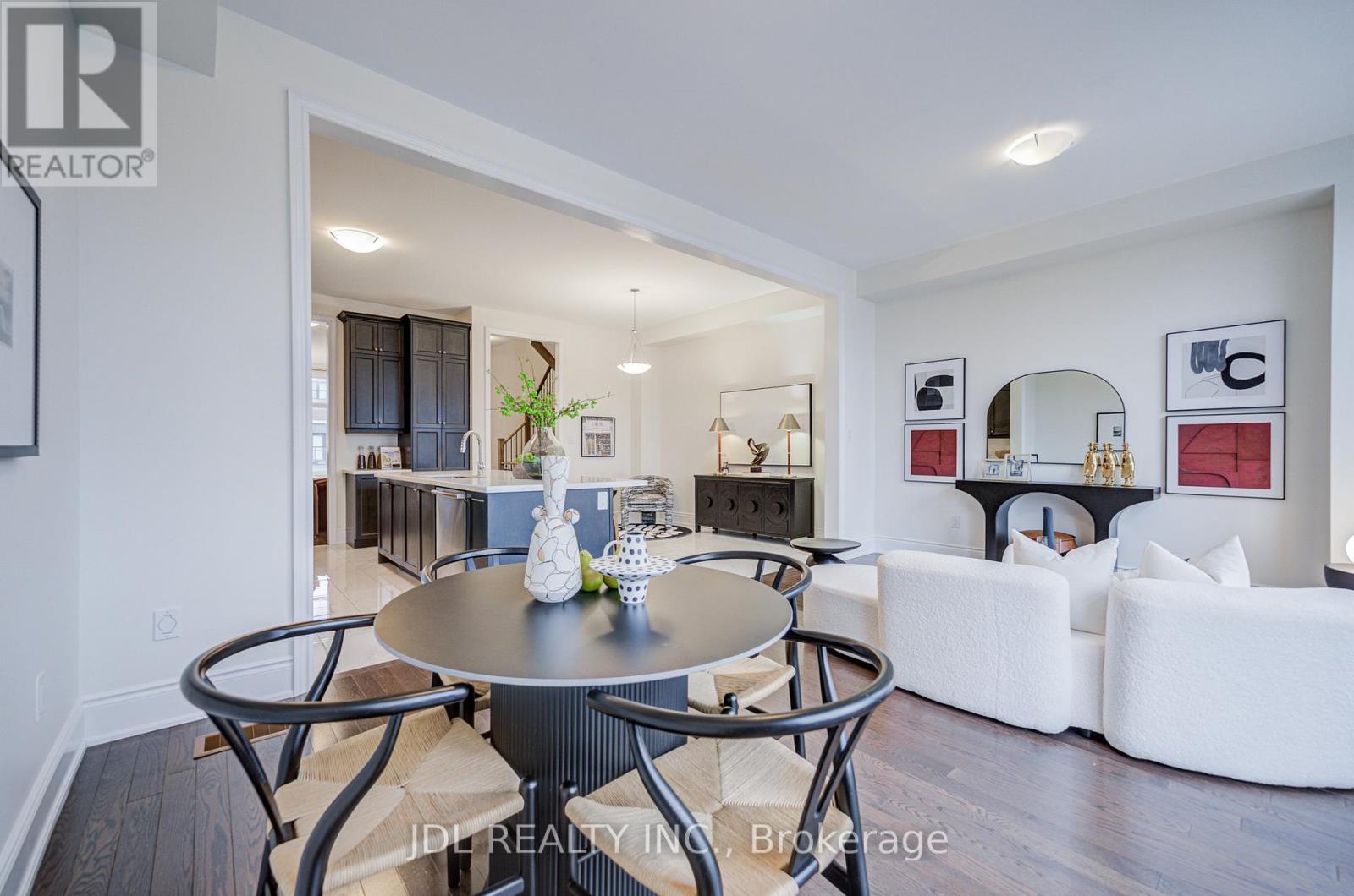 94 Carrville Woods Circle, Vaughan, Ontario  L6A 4Z6 - Photo 28 - N12787214