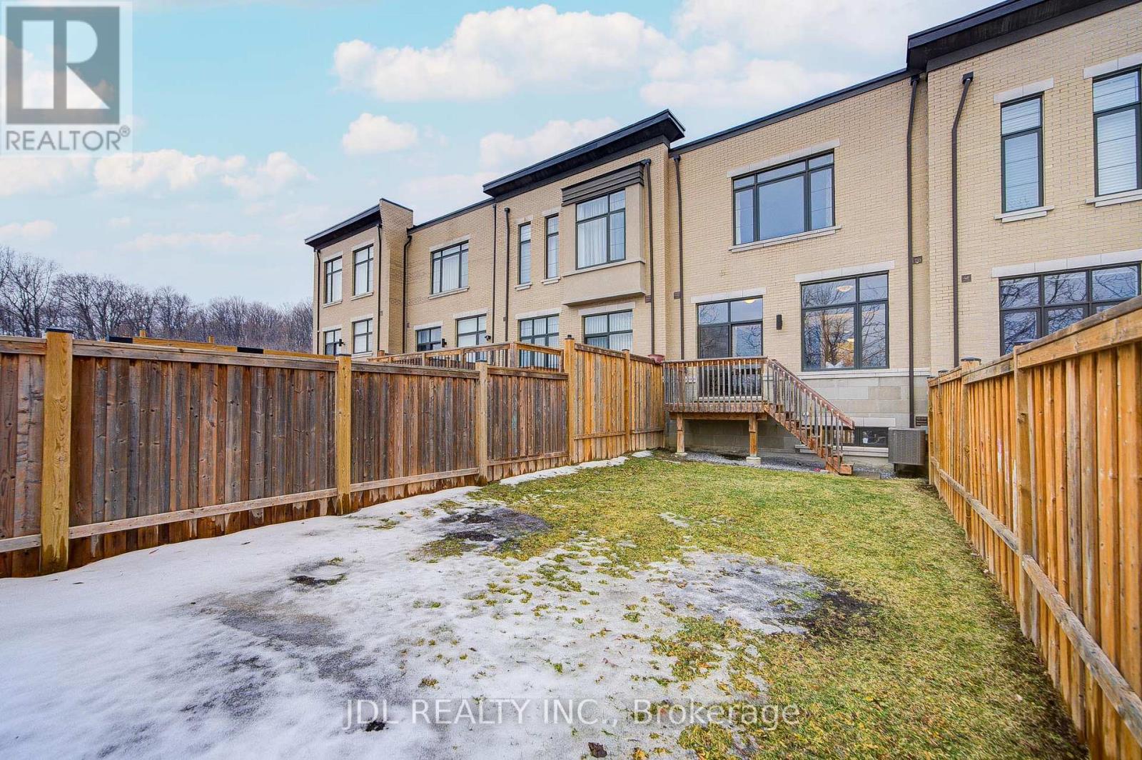 94 Carrville Woods Circle, Vaughan, Ontario  L6A 4Z6 - Photo 46 - N12787214