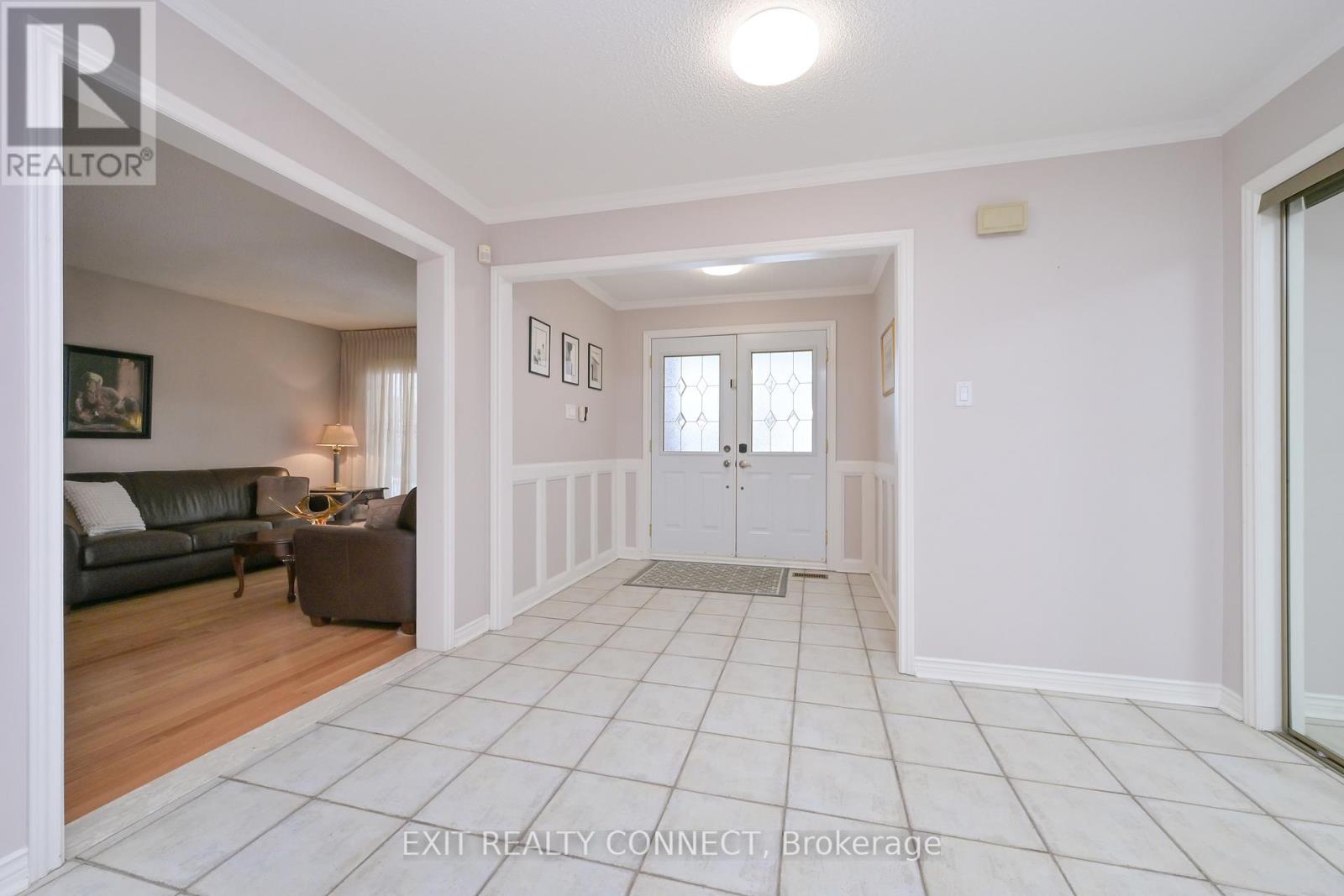 303 Forest Drive, Vaughan, Ontario L4L 3W7 - Photo 4 - N12787276