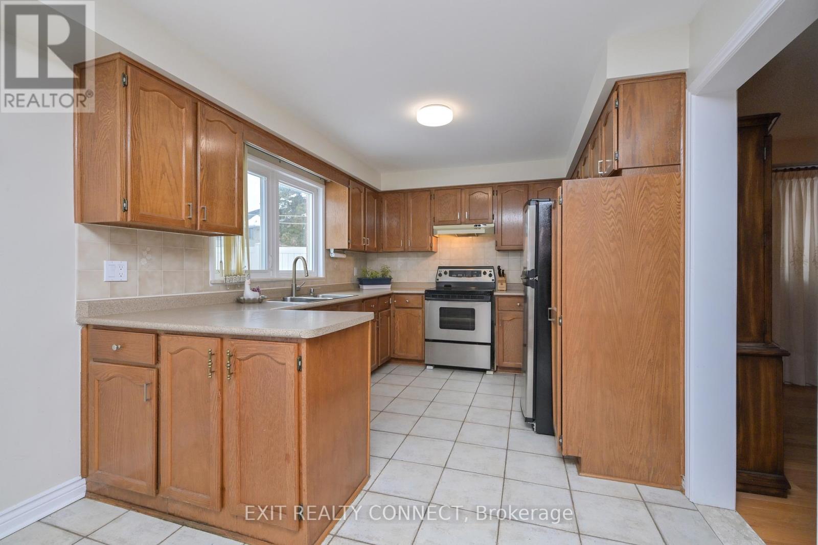 303 Forest Drive, Vaughan, Ontario L4L 3W7 - Photo 7 - N12787276