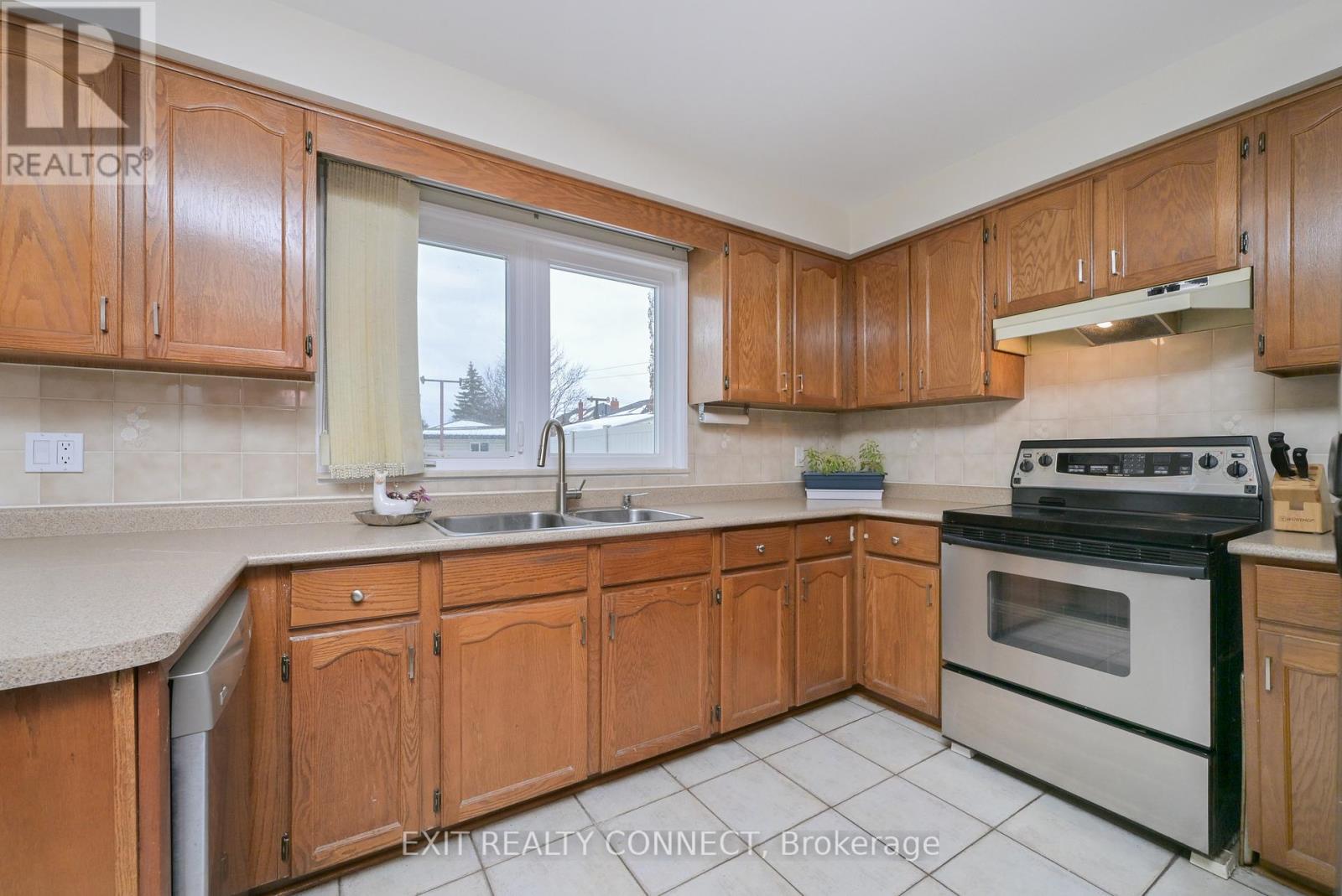 303 Forest Drive, Vaughan, Ontario L4L 3W7 - Photo 9 - N12787276