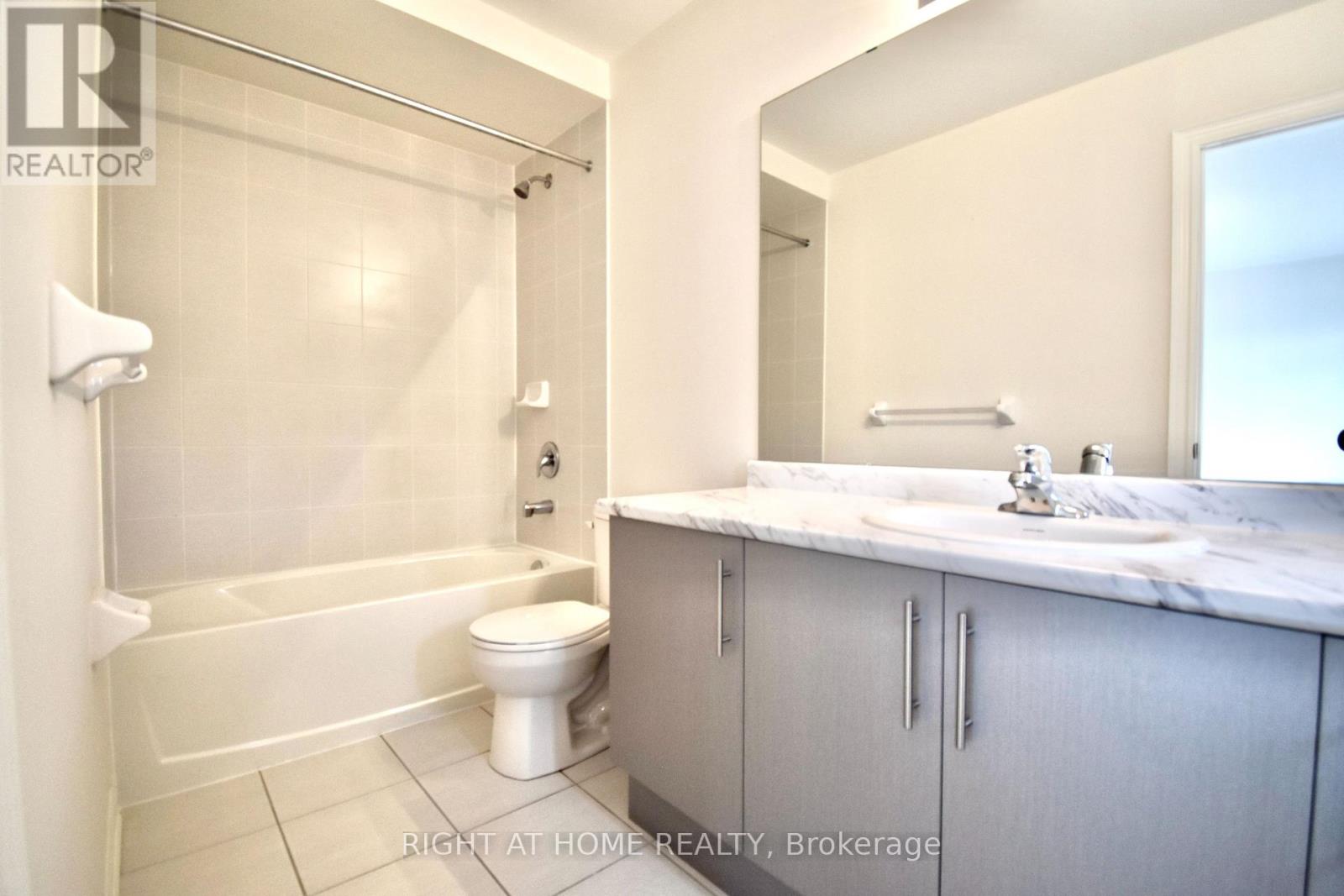 37 Queenpost Drive, Brampton, Ontario  L6Y 6L2 - Photo 18 - W12787230