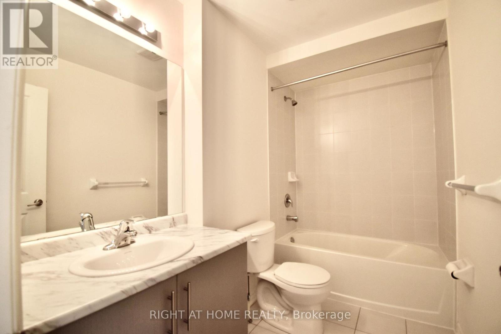 37 Queenpost Drive, Brampton, Ontario  L6Y 6L2 - Photo 21 - W12787230