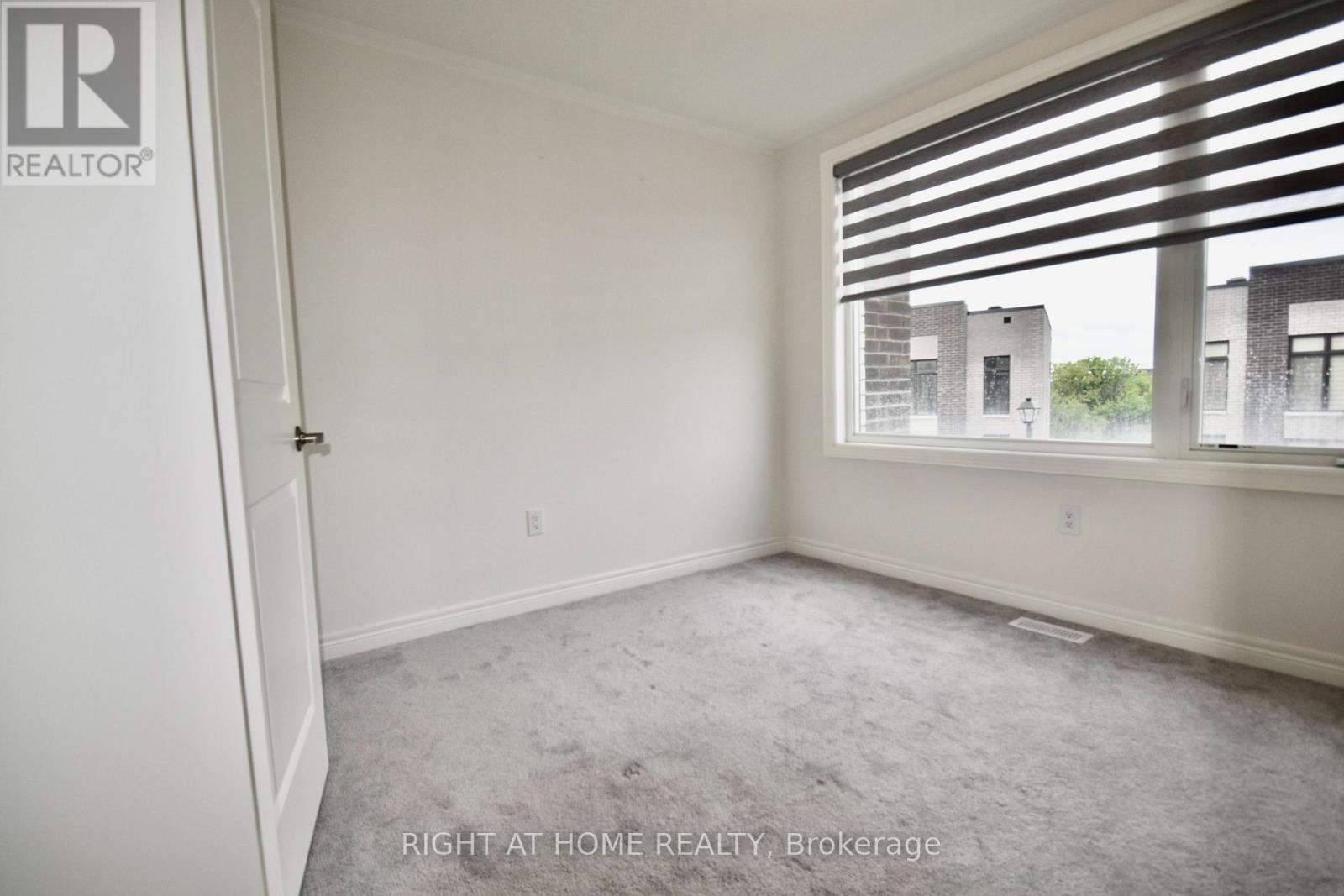 37 Queenpost Drive, Brampton, Ontario  L6Y 6L2 - Photo 22 - W12787230