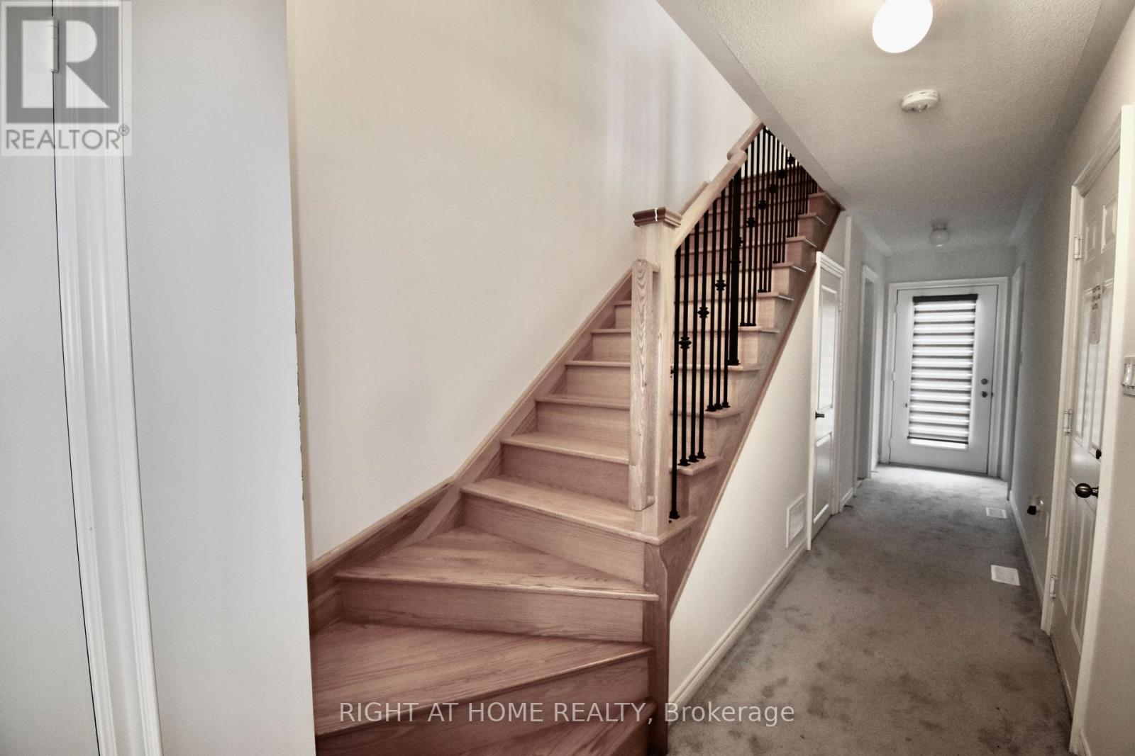 37 Queenpost Drive, Brampton, Ontario  L6Y 6L2 - Photo 3 - W12787230