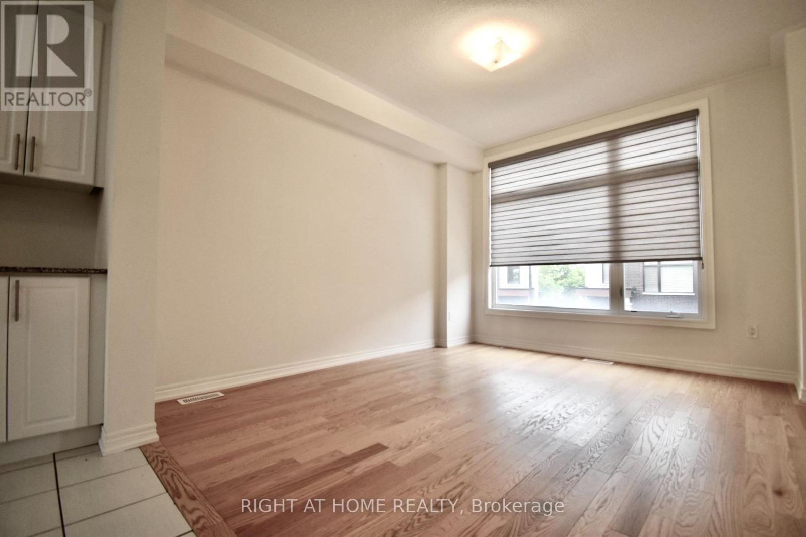 37 Queenpost Drive, Brampton, Ontario  L6Y 6L2 - Photo 8 - W12787230