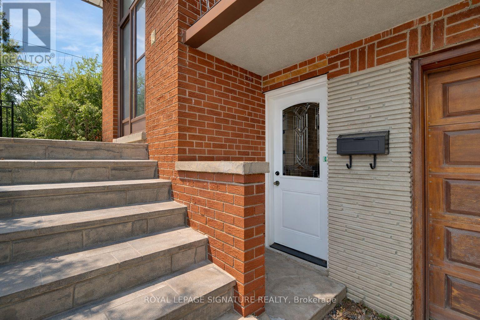163 Milady Road, Toronto, Ontario  M9L 2J1 - Photo 2 - W12787236