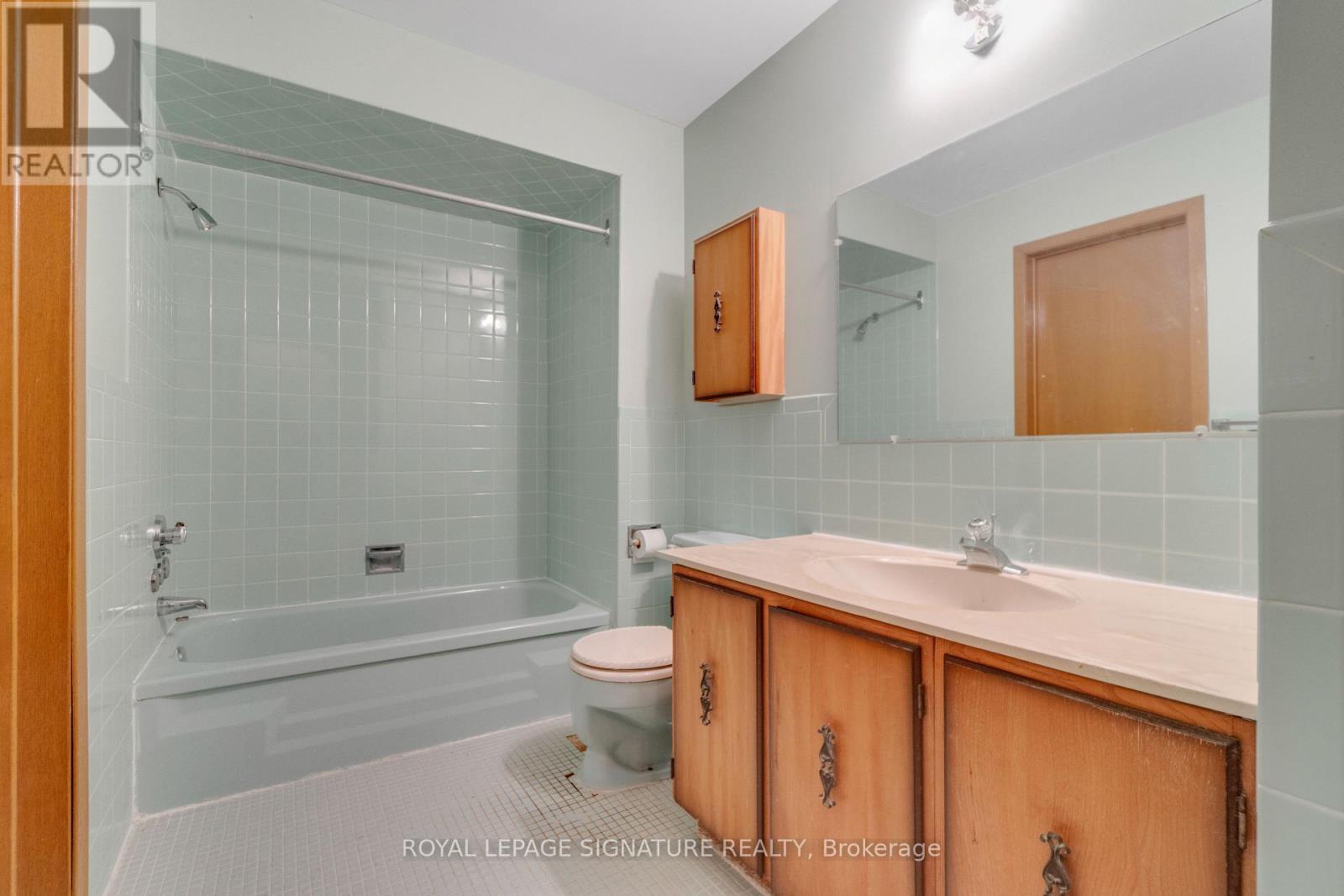 163 Milady Road, Toronto, Ontario  M9L 2J1 - Photo 22 - W12787236