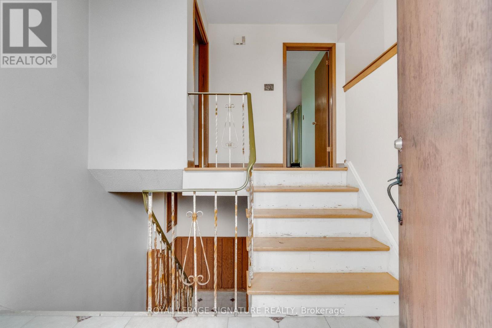 163 Milady Road, Toronto, Ontario  M9L 2J1 - Photo 3 - W12787236