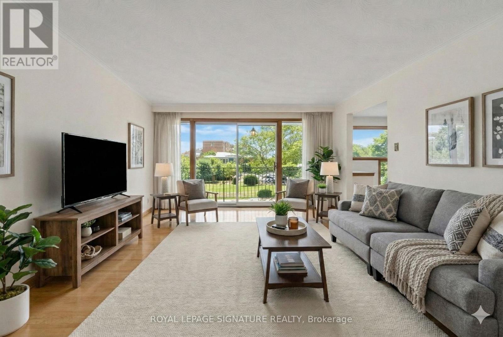 163 Milady Road, Toronto, Ontario  M9L 2J1 - Photo 4 - W12787236