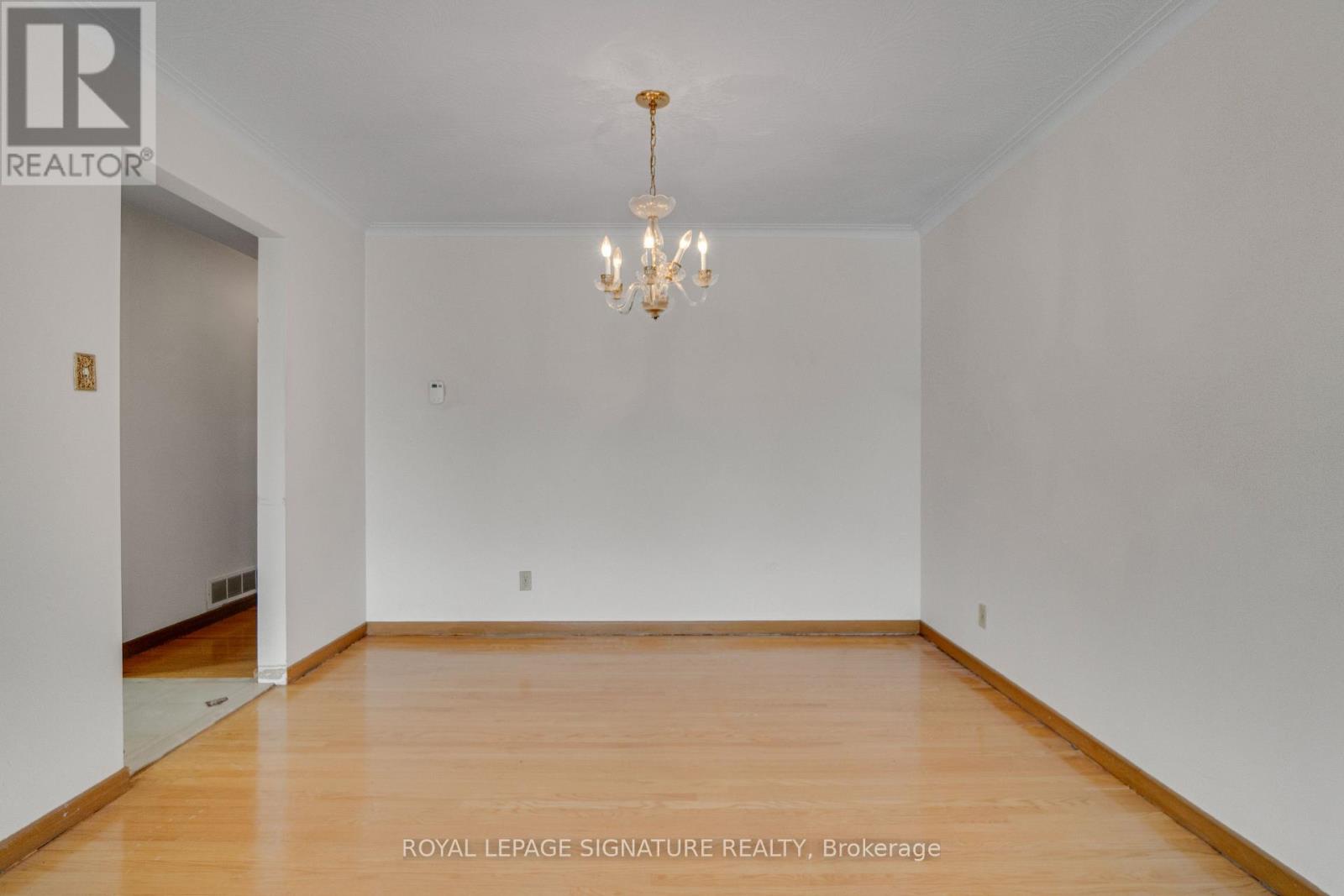 163 Milady Road, Toronto, Ontario  M9L 2J1 - Photo 7 - W12787236