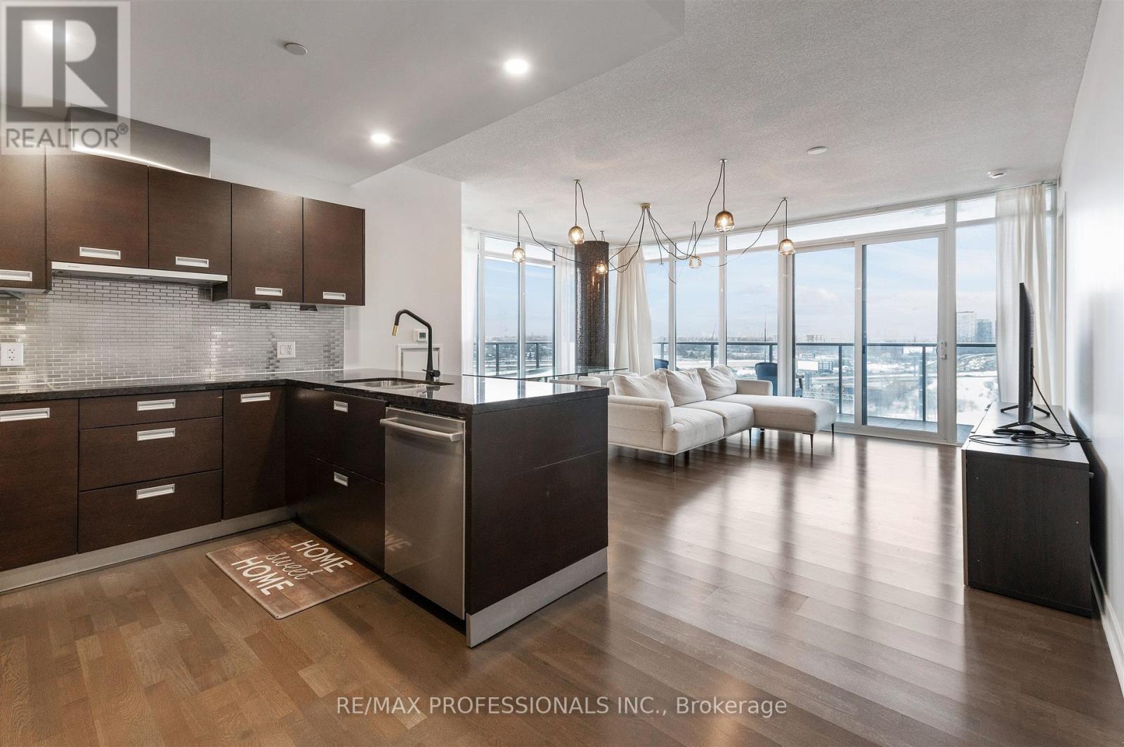 1511 - 90 Park Lawn Road, Toronto, Ontario  M8Y 0B6 - Photo 9 - W12787252