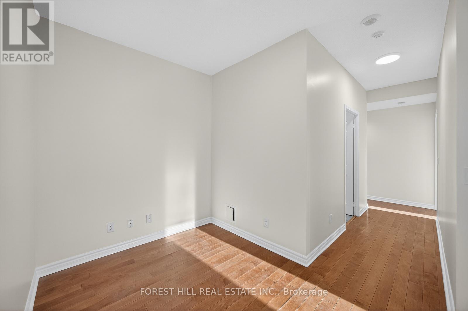 602 - 388 Prince Of Wales Drive, Mississauga, Ontario  L5B 0A1 - Photo 10 - W12787270