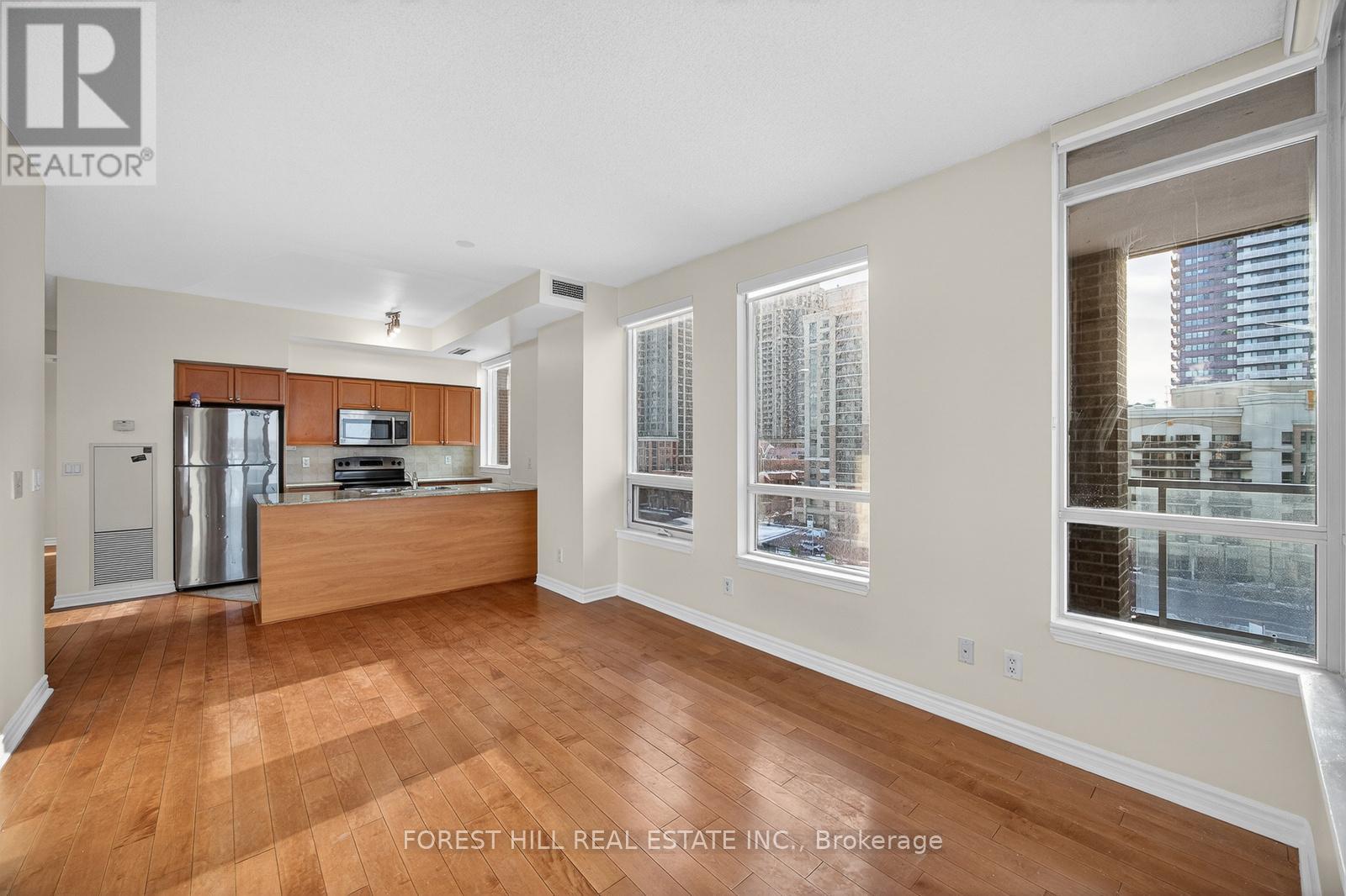 602 - 388 Prince Of Wales Drive, Mississauga, Ontario  L5B 0A1 - Photo 4 - W12787270