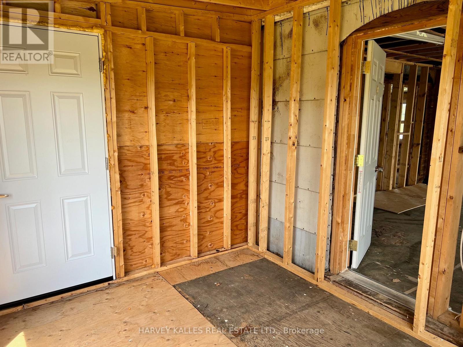 11 Melville Road, Prince Edward County, Ontario  K0K 1T0 - Photo 15 - X12373016