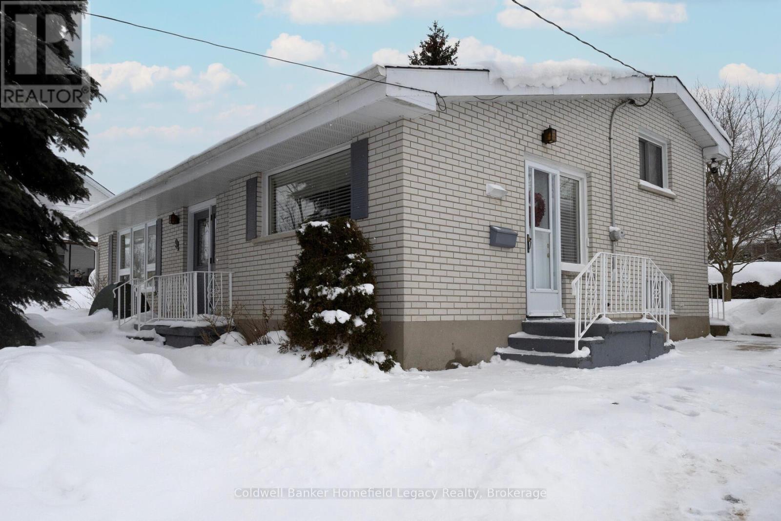 94 William Street N, St. Marys, Ontario  N4X 1B8 - Photo 2 - X12771056