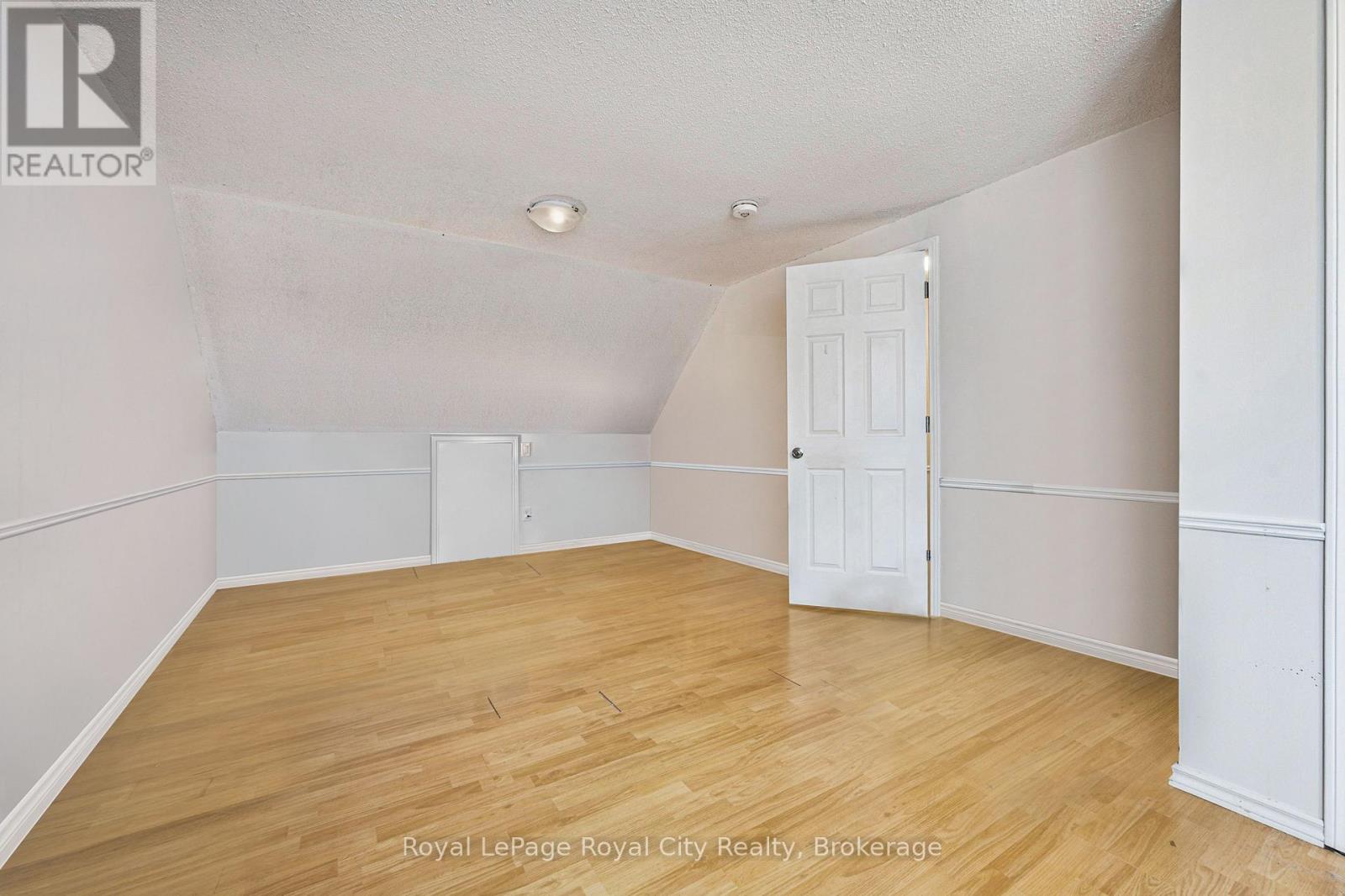 Main/upper - 361 Ironwood Road, Guelph (Kortright West), Ontario  N1G 3P2 - Photo 15 - X12787318