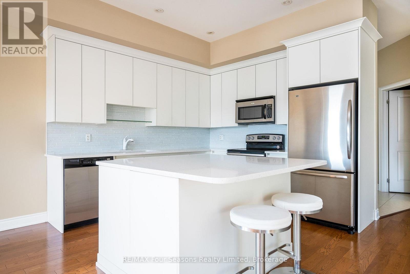 305 - 27 Beaver Street S, Blue Mountains, Ontario N0H 1J0 - Photo 12 - X12787358