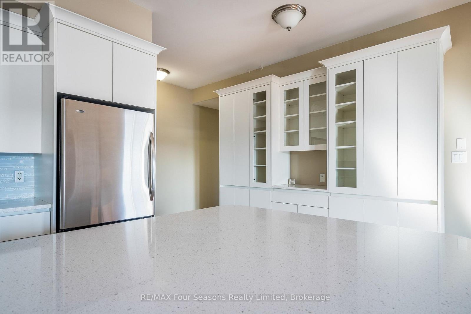 305 - 27 Beaver Street S, Blue Mountains, Ontario N0H 1J0 - Photo 15 - X12787358