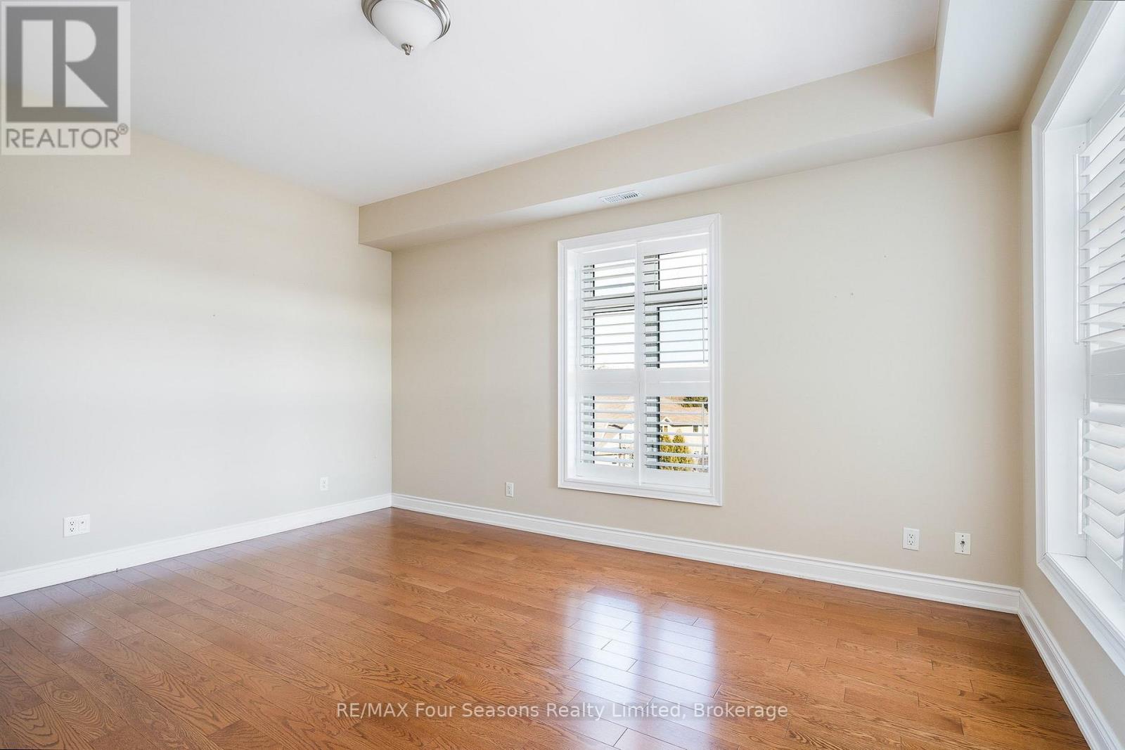 305 - 27 Beaver Street S, Blue Mountains, Ontario N0H 1J0 - Photo 21 - X12787358