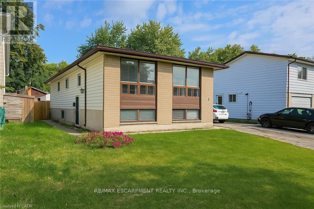 1 - 16 Garrow Drive, Hamilton, Ontario  L9C 6G9 - Photo 1 - X12787260