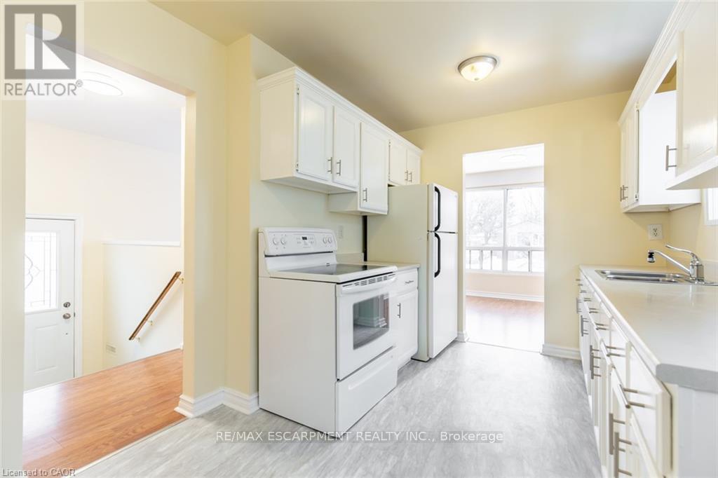 1 - 16 Garrow Drive, Hamilton, Ontario  L9C 6G9 - Photo 7 - X12787260