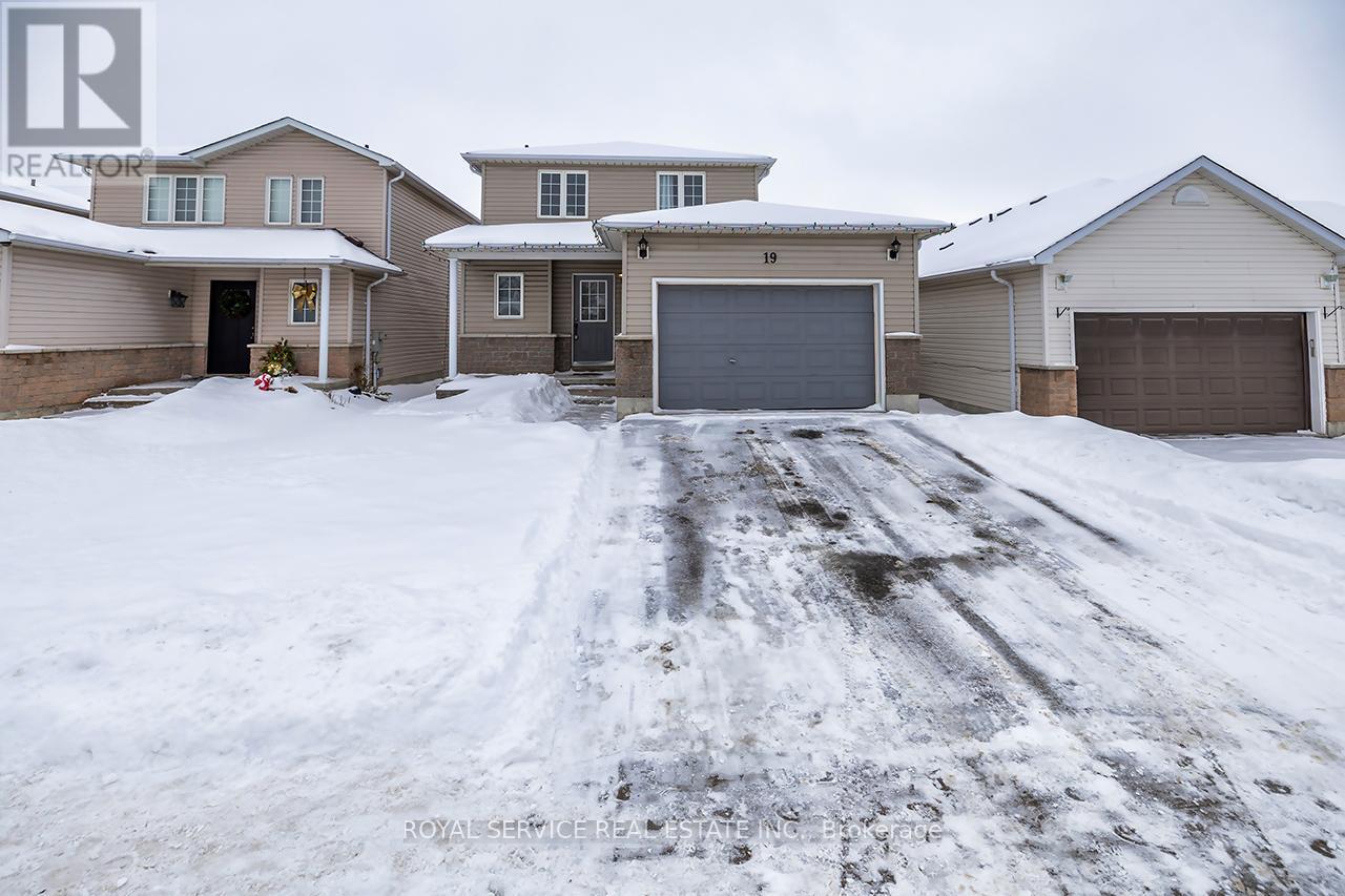 19 Brooking Street, Clarington, Ontario  L1C 5J3 - Photo 2 - E12787342