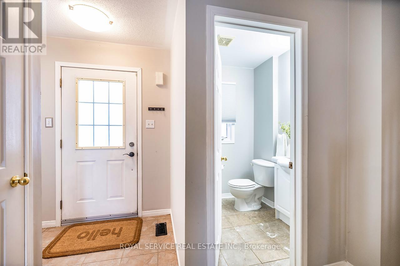 19 Brooking Street, Clarington, Ontario  L1C 5J3 - Photo 5 - E12787342