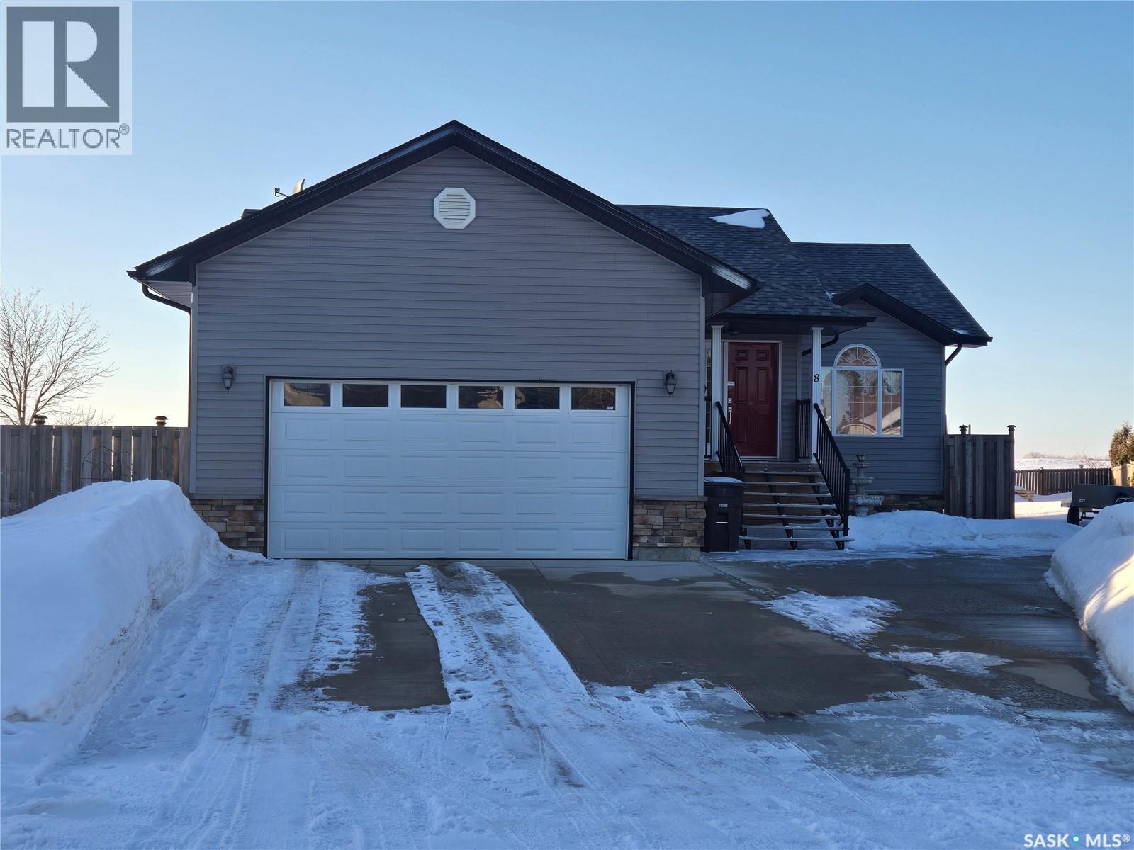 8 Main BAY, Muenster, Saskatchewan