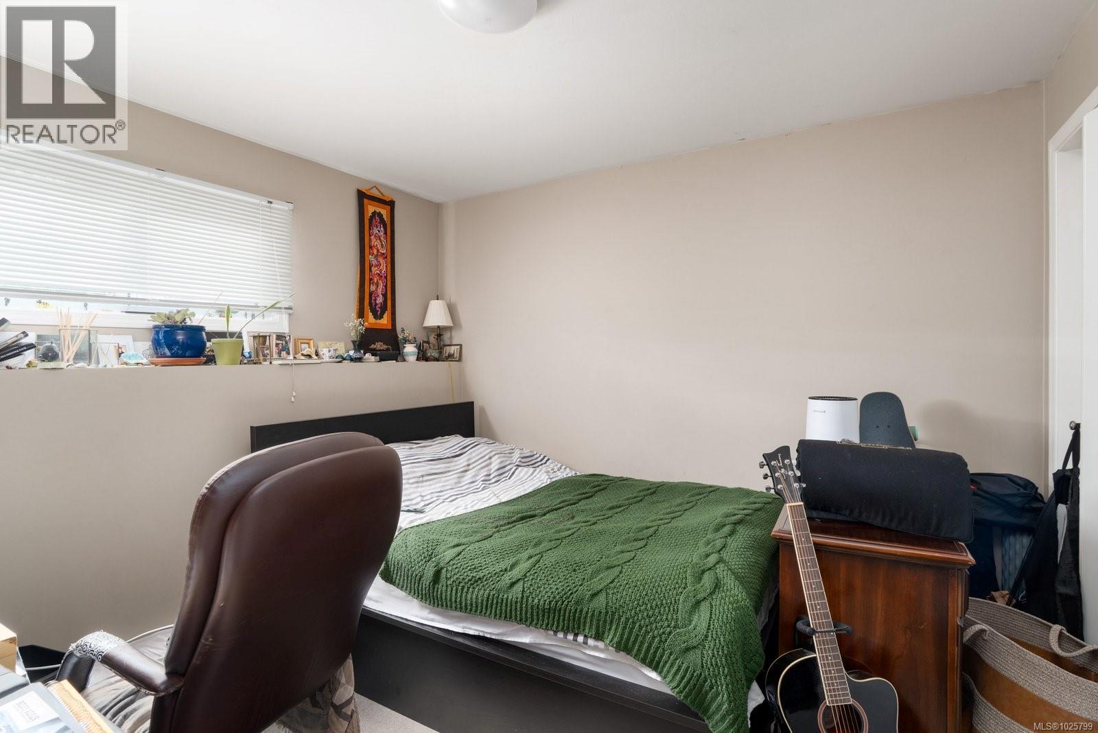 1015 Kenneth St, Saanich, British Columbia  V8X 3J3 - Photo 18 - 1025799