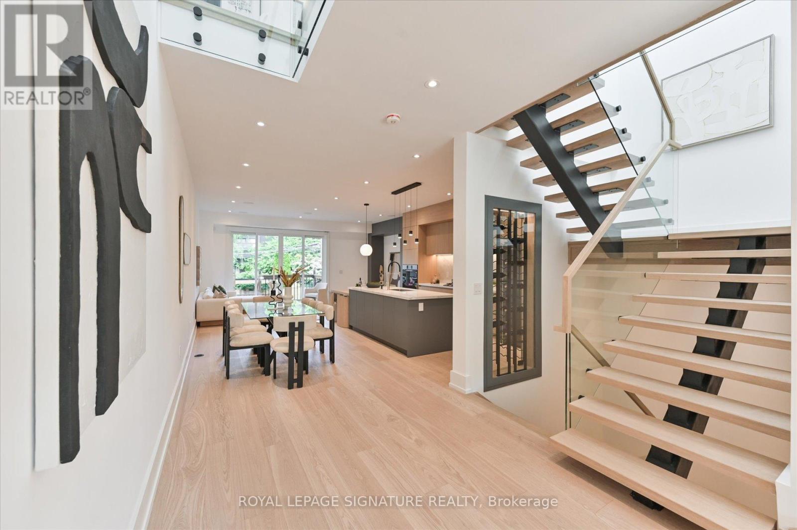 24 Elmsdale Road, Toronto, Ontario  M4J 3M4 - Photo 2 - E12710428