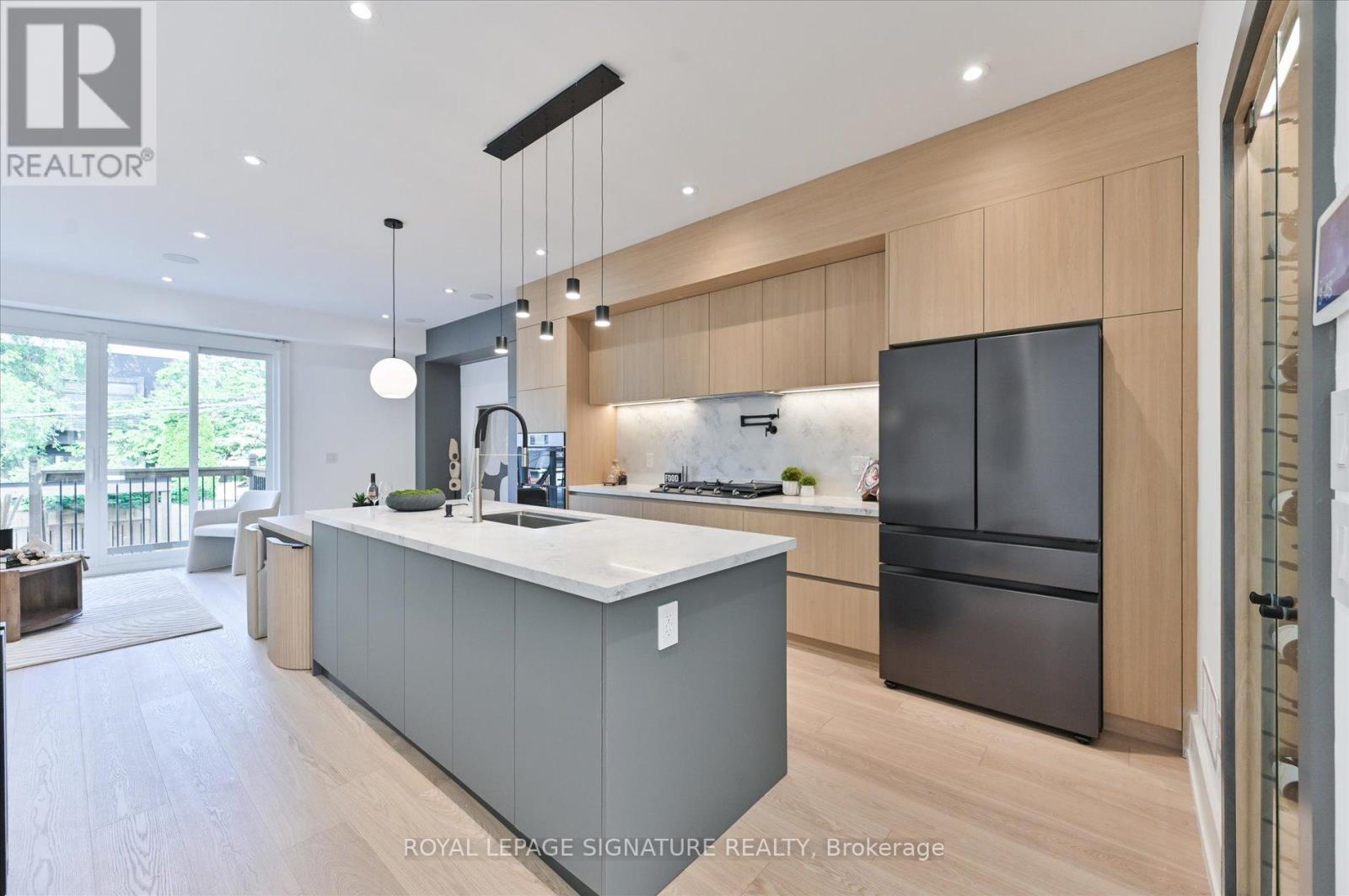 24 Elmsdale Road, Toronto, Ontario  M4J 3M4 - Photo 3 - E12710428