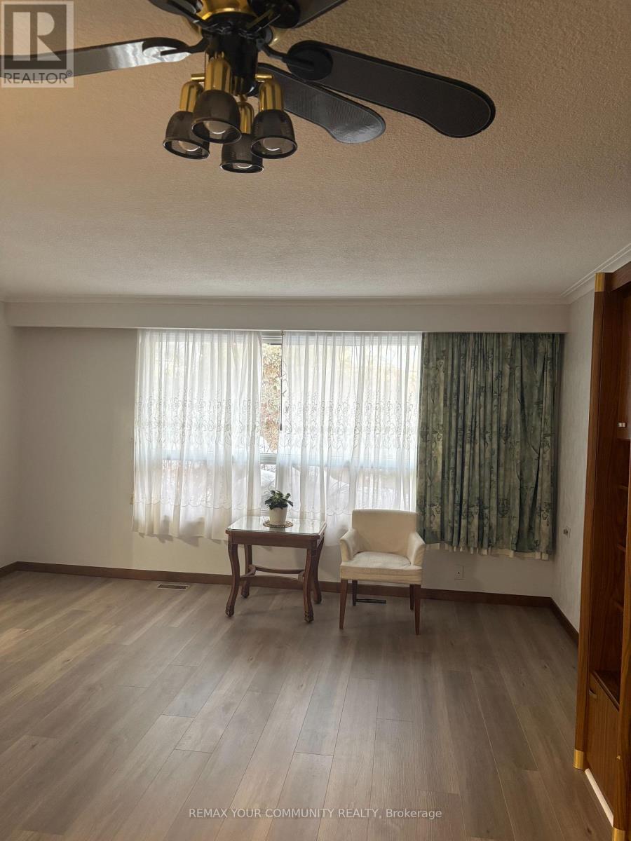 50 Araman Drive, Toronto, Ontario  M1T 2P6 - Photo 5 - E12786320