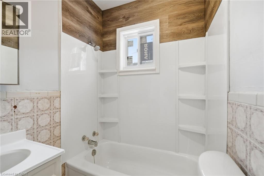 9 Nightingale Street Unit# Upper, Hamilton, Ontario  L8L 1R5 - Photo 11 - 40804250