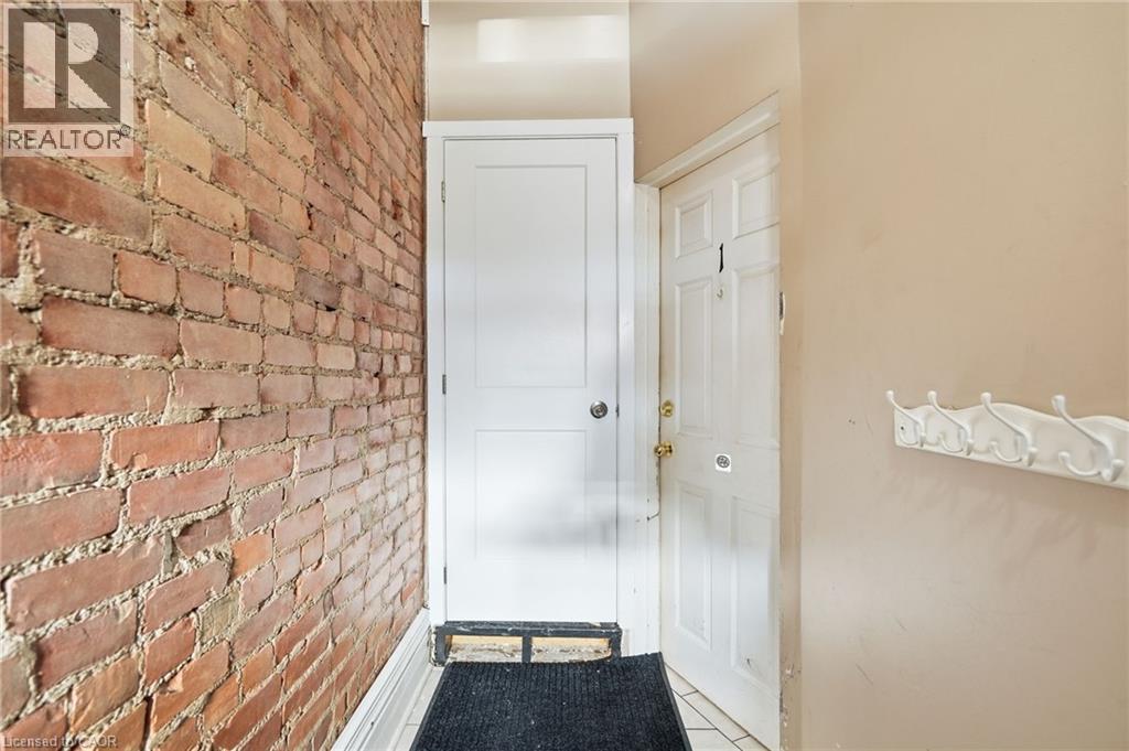 9 Nightingale Street Unit# Upper, Hamilton, Ontario  L8L 1R5 - Photo 3 - 40804250