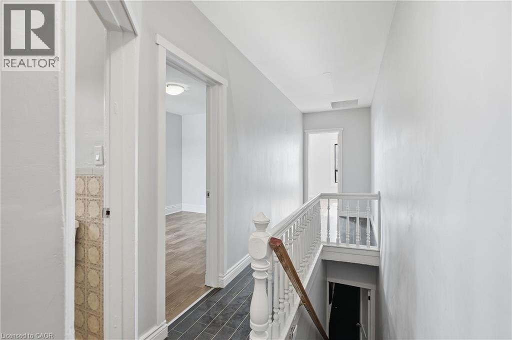 9 Nightingale Street Unit# Upper, Hamilton, Ontario  L8L 1R5 - Photo 4 - 40804250