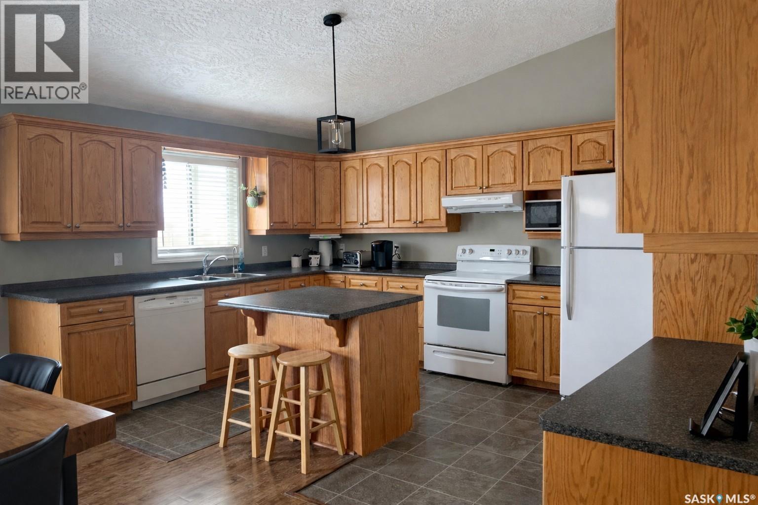 203 3rd Avenue E, Shellbrook, Saskatchewan  S0J 2E0 - Photo 5 - SK026583