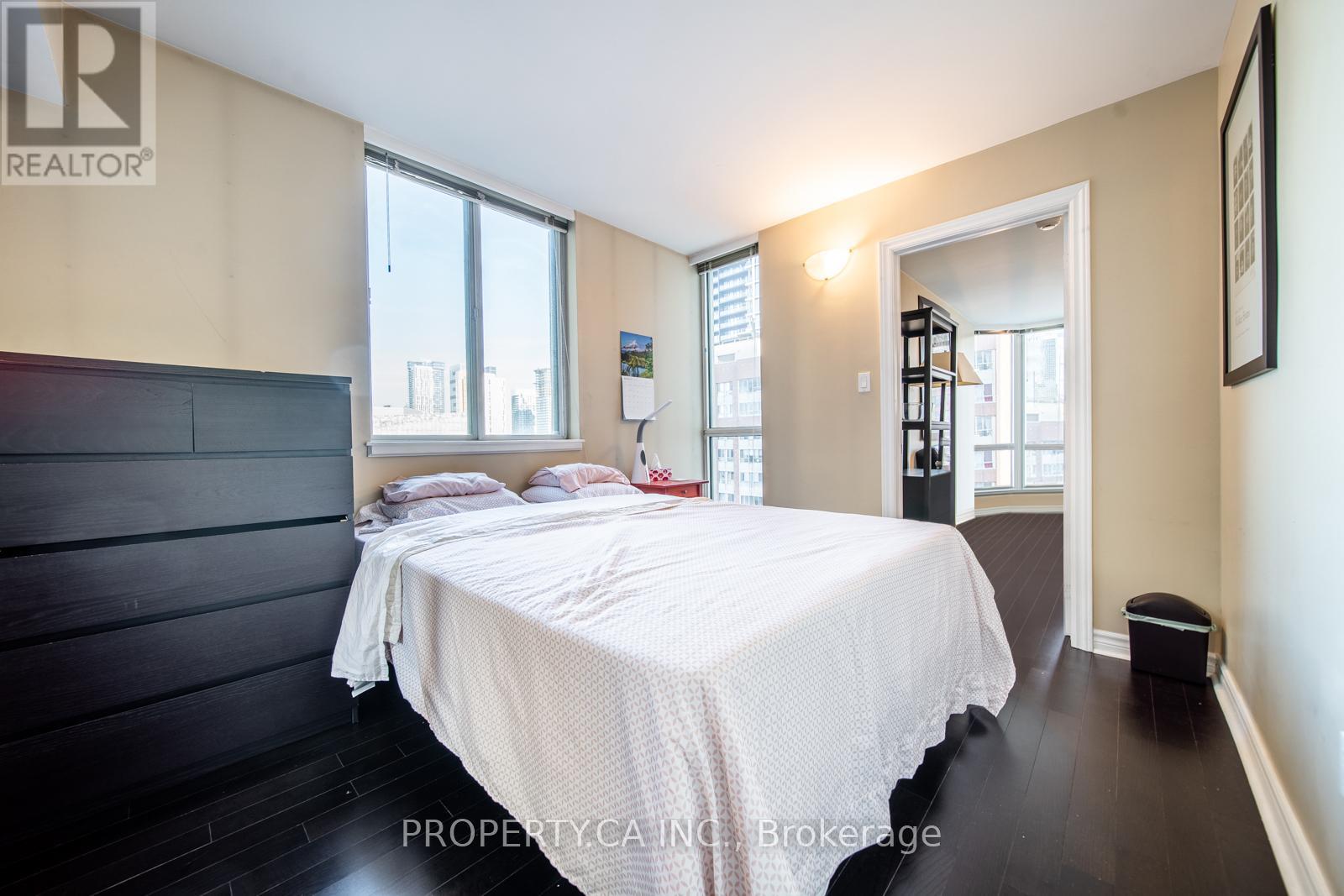 1410 - 38 Elm Street, Toronto, Ontario  M5G 2K5 - Photo 15 - C12787440