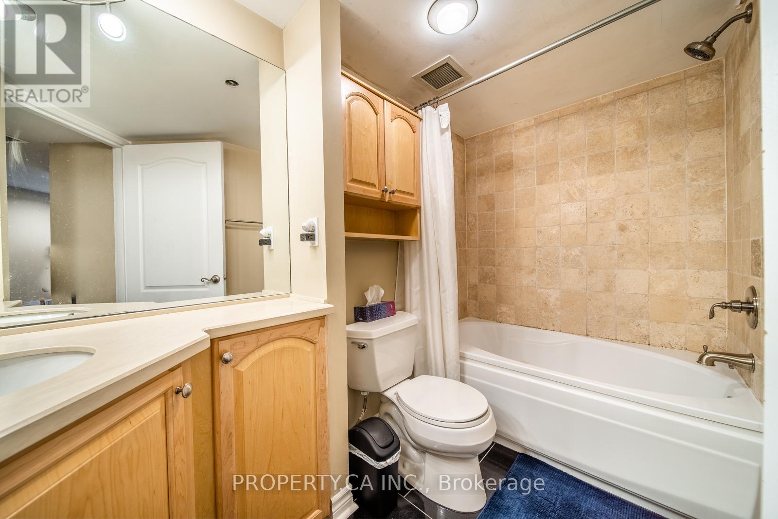 1410 - 38 Elm Street, Toronto, Ontario  M5G 2K5 - Photo 9 - C12787440